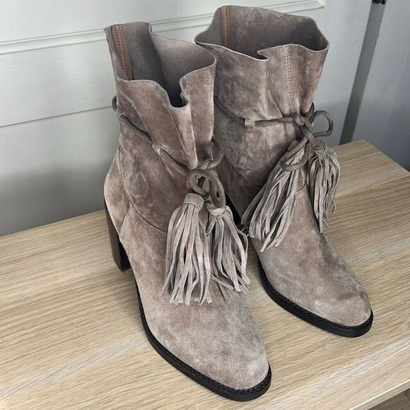 Jeffrey Campbell Laforge Suede Ankle Boots Size 8.5 Taupe Anthropologie - Picture 3 of 8